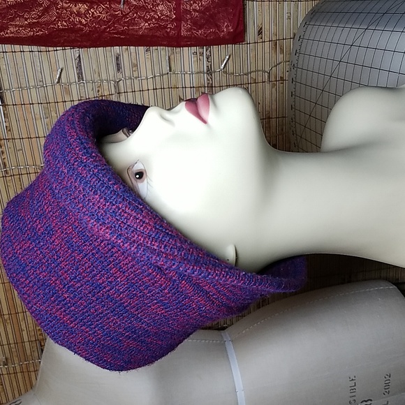 Gorgeous Blue and Burgundy Heavyweight Hat - Picture 7 of 7